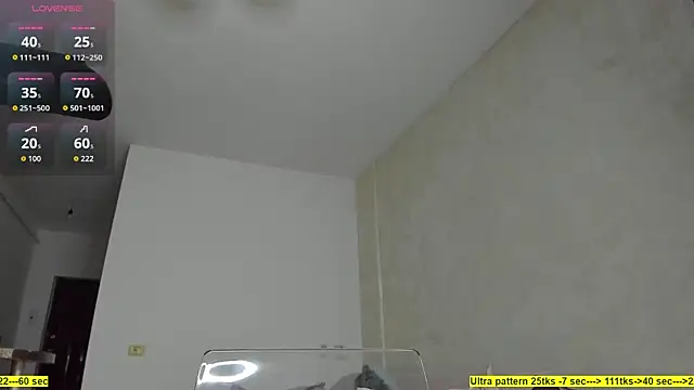 Snapshot of foxx_giirl chatting on 11-28-25, 05:48 foxx giirl online show from 11-28-25, 05:48