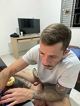 Snapshot of Lucasjandre chatting on 11-23-25, 10:42 Lucasjandre online show from 11-23-25, 10:42