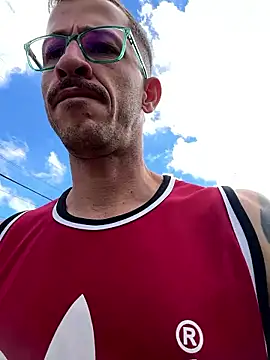 Snapshot of Lucasjandre chatting on 01-10-26, 12:51 Lucasjandre online show from 01-10-26, 12:51