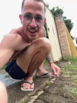 Snapshot of Lucasjandre chatting on 02-12-26, 08:48 Lucasjandre online show from 02-12-26, 08:48