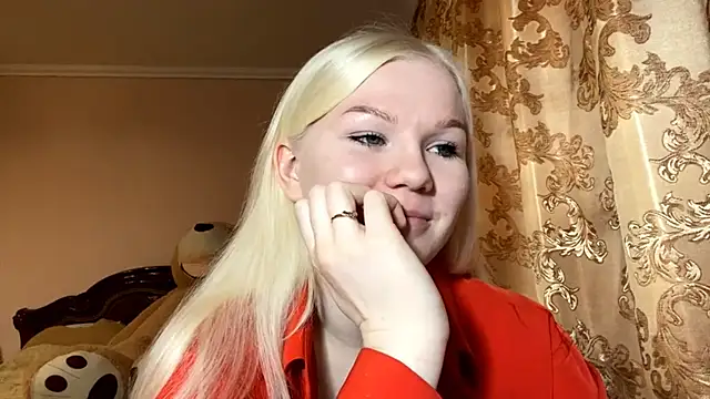 Snapshot of LynellMahe chatting on 11-29-25, 09:45 LynellMahe online show from 11-29-25, 09:45