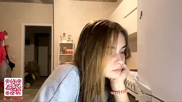 GeralynChiszar online show from 11-23-25, 08:08