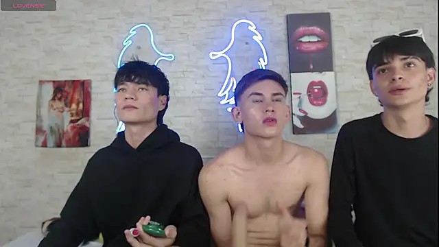 axel milo kairo and noa online show from 11-15-25, 08:38