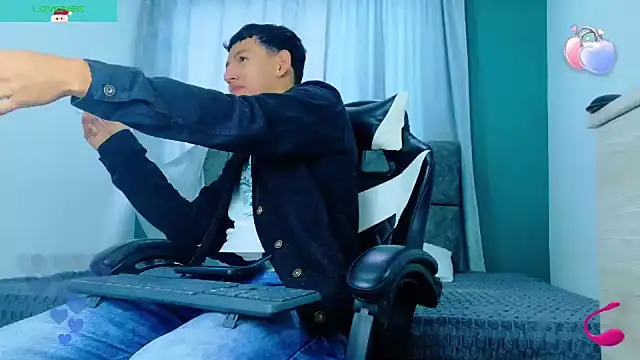 FelipeGonzalezz online show from 11-14-25, 01:32