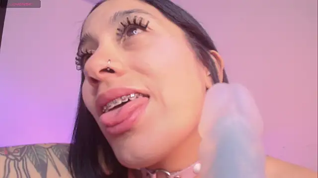 Millie bobby online show from 04-18-26, 07:07