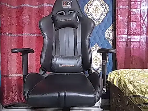 Snapshot of Ragner-6_9 chatting on 01-17-26, 08:30 Ragner-6 9 online show from 01-17-26, 08:30