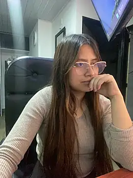 Snapshot of amatista_katzenn chatting on 02-04-26, 01:44 amatista katzenn online show from 02-04-26, 01:44