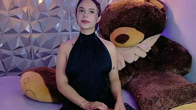 Ciara Lawrence online show from 11-22-25, 01:10