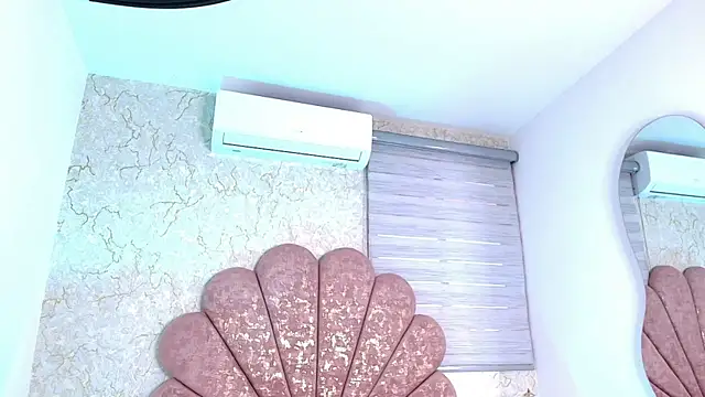 mia fontana  online show from 11-21-25, 11:53