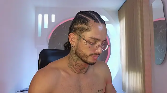 Snapshot of Alanrodgers chatting on 11-29-25, 03:26 Alanrodgers online show from 11-29-25, 03:26