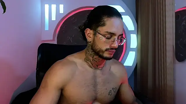 Snapshot of Alanrodgers chatting on 12-17-25, 05:24 Alanrodgers online show from 12-17-25, 05:24