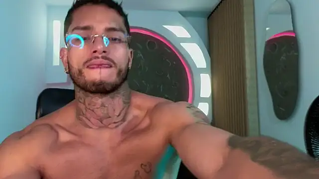 Snapshot of Alanrodgers chatting on 01-11-26, 11:15 Alanrodgers online show from 01-11-26, 11:15