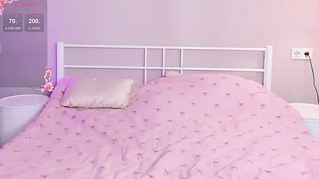 Snapshot of luxmeltmoon chatting on 01-15-26, 07:46 luxmeltmoon online show from 01-15-26, 07:46