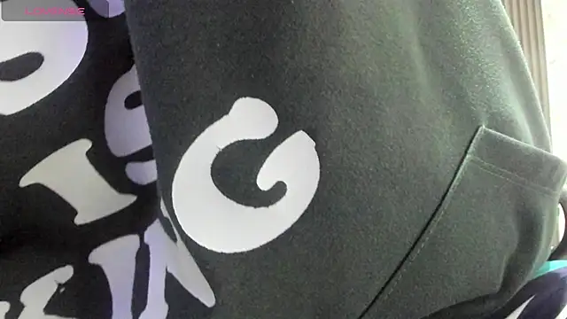 Snapshot of mike_aly chatting on 12-04-25, 12:47 mike aly online show from 12-04-25, 12:47