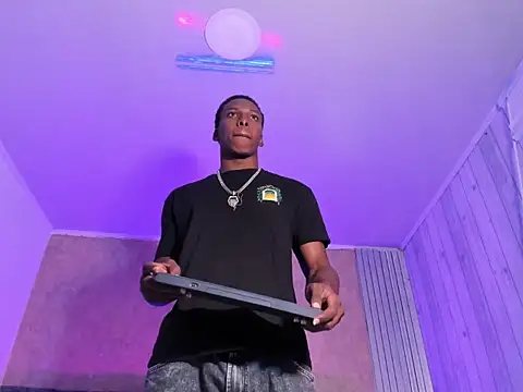 Snapshot of mike_aly chatting on 01-10-26, 01:46 mike aly online show from 01-10-26, 01:46