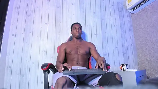 Snapshot of mike_aly chatting on 01-14-26, 01:06 mike aly online show from 01-14-26, 01:06