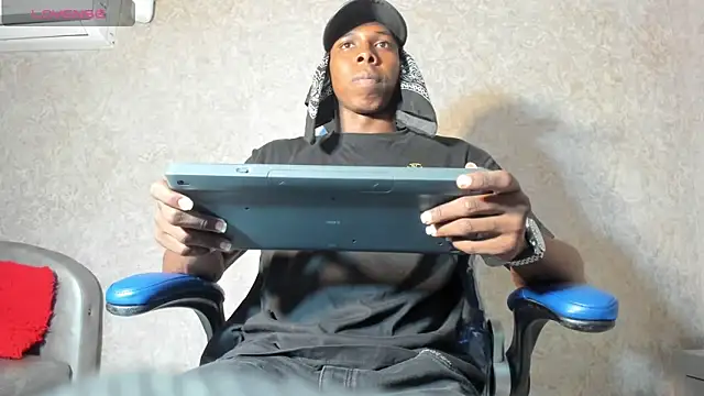 Snapshot of mike_aly chatting on 02-12-26, 12:33 mike aly online show from 02-12-26, 12:33