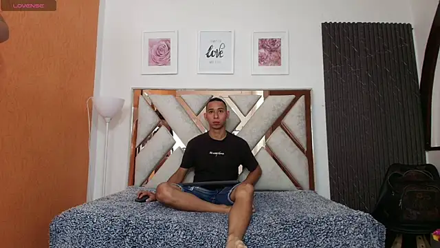 Antonella And Thiago online show from 11-14-25, 12:26