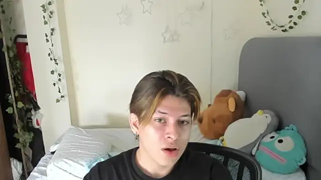 Snapshot of Felix_kitty chatting on 11-11-25, 07:36 Felix kitty online show from 11-11-25, 07:36