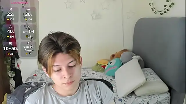 Snapshot of Felix_kitty chatting on 11-22-25, 07:02 Felix kitty online show from 11-22-25, 07:02