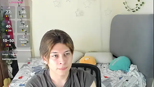 Snapshot of Felix_kitty chatting on 11-23-25, 07:24 Felix kitty online show from 11-23-25, 07:24