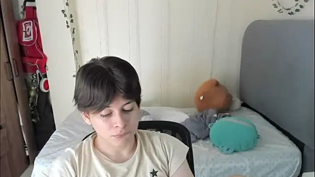 Felix kitty online show from 03-04-26, 07:20