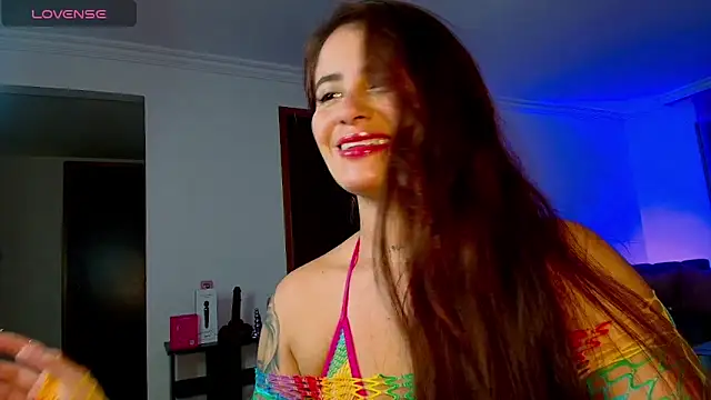 Snapshot of Loreleibell_ chatting on 11-18-25, 02:28 Loreleibell online show from 11-18-25, 02:28