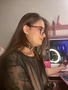 Snapshot of Loreleibell_ chatting on 12-15-25, 02:38 Loreleibell online show from 12-15-25, 02:38