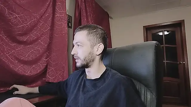 Snapshot of 333Alone_in_theDark777 chatting on 11-18-25, 02:32 333Alone in theDark777 online show from 11-18-25, 02:32