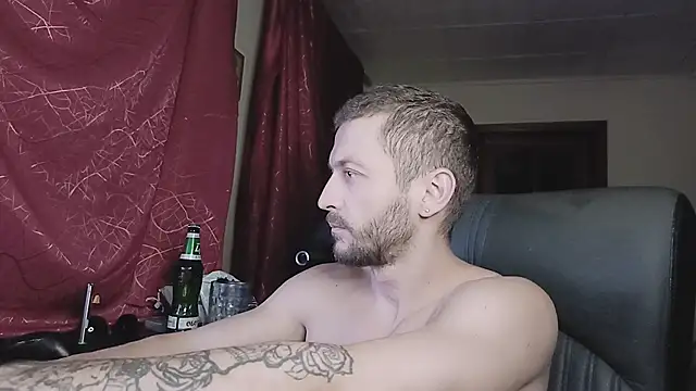 Snapshot of 333Alone_in_theDark777 chatting on 11-20-25, 04:40 333Alone in theDark777 online show from 11-20-25, 04:40