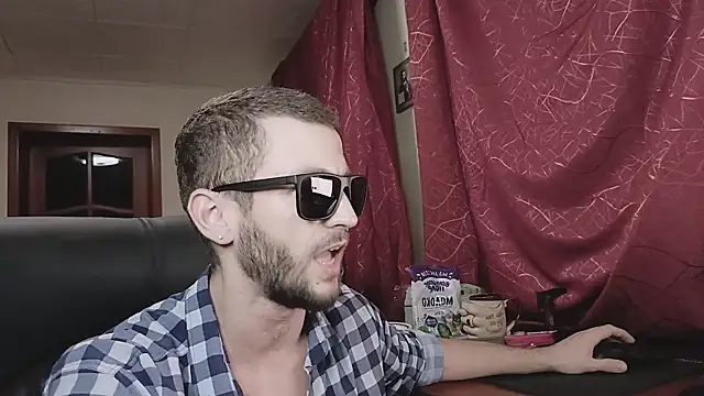 Snapshot of 333Alone_in_theDark777 chatting on 11-27-25, 08:00 333Alone in theDark777 online show from 11-27-25, 08:00