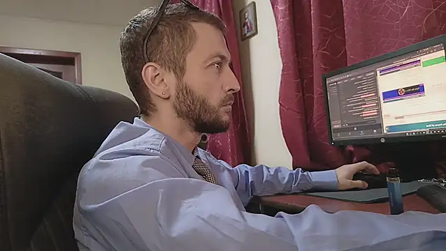 Snapshot of 333Alone_in_theDark777 chatting on 11-29-25, 04:43 333Alone in theDark777 online show from 11-29-25, 04:43