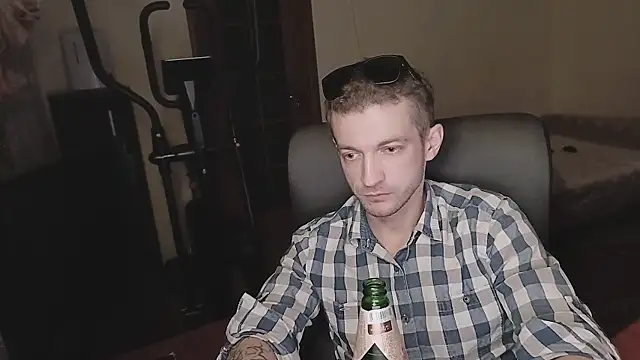 Snapshot of 333Alone_in_theDark777 chatting on 12-01-25, 08:47 333Alone in theDark777 online show from 12-01-25, 08:47