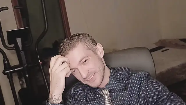 Snapshot of 333Alone_in_theDark777 chatting on 12-03-25, 12:40 333Alone in theDark777 online show from 12-03-25, 12:40