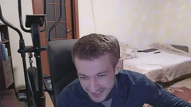 Snapshot of 333Alone_in_theDark777 chatting on 12-03-25, 12:47 333Alone in theDark777 online show from 12-03-25, 12:47