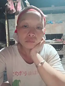 Snapshot of girl-hot2x chatting on 07-11-26, 01:14 girl-hot2x online show from 07-11-26, 01:14