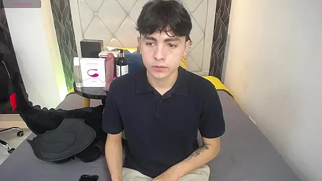 Samu FoXXX online show from 11-15-25, 08:16