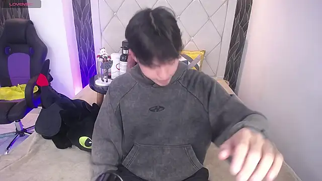 Samu FoXXX online show from 11-17-25, 08:03