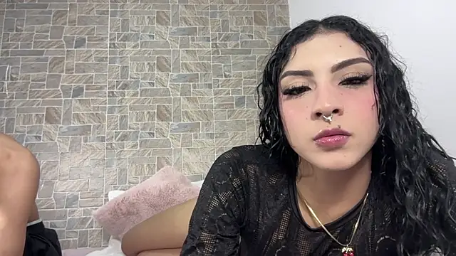 Snapshot of MrandMrsRivas chatting on 11-20-25, 11:04 MrandMrsRivas online show from 11-20-25, 11:04