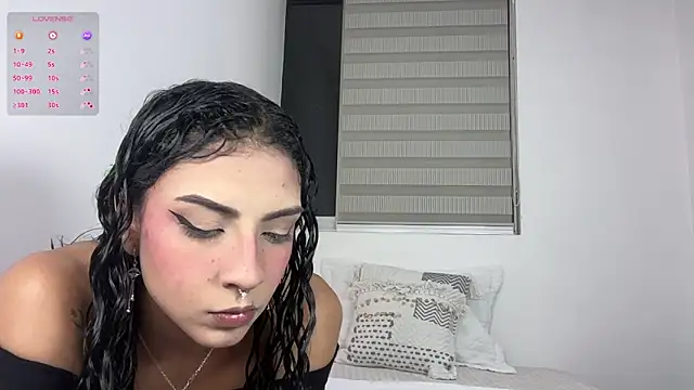 Snapshot of MrandMrsRivas chatting on 12-05-25, 01:03 MrandMrsRivas online show from 12-05-25, 01:03