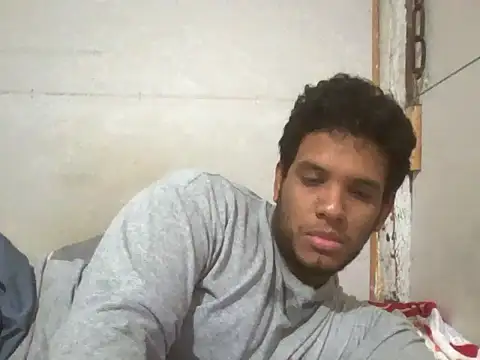 Snapshot of josecamsex27 chatting on 02-12-26, 03:23 josecamsex27 online show from 02-12-26, 03:23