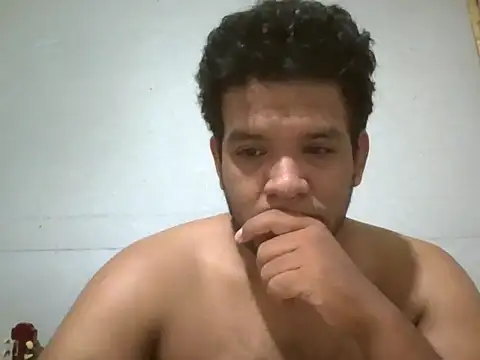 Snapshot of josecamsex27 chatting on 02-20-26, 02:17 josecamsex27 online show from 02-20-26, 02:17