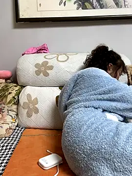 Snapshot of oo-shanshan chatting on 12-02-25, 10:09 oo-shanshan online show from 12-02-25, 10:09