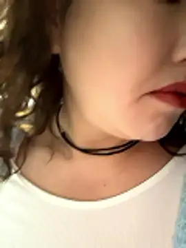 Snapshot of oo-shanshan chatting on 01-05-26, 10:24 oo-shanshan online show from 01-05-26, 10:24