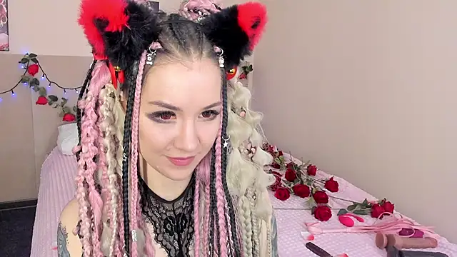 Snapshot of Lina_Moony chatting on 11-26-25, 02:01 Lina Moony online show from 11-26-25, 02:01