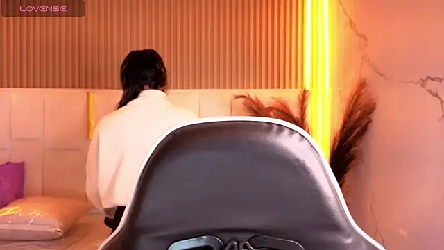 Juliana Tx online show from 03-05-26, 03:35