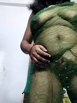 Snapshot of Hot-ruma chatting on 11-18-25, 02:17 Hot-ruma online show from 11-18-25, 02:17