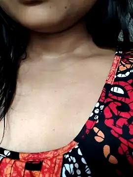 Snapshot of Hot-ruma chatting on 11-24-25, 04:23 Hot-ruma online show from 11-24-25, 04:23