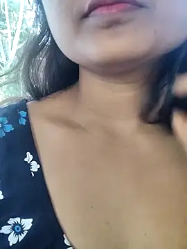 Snapshot of Hot-ruma chatting on 12-16-25, 03:00 Hot-ruma online show from 12-16-25, 03:00