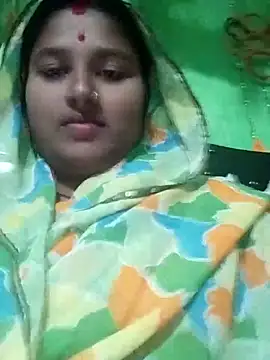 Snapshot of Hotty_medam chatting on 11-11-25, 01:44 Hotty medam online show from 11-11-25, 01:44